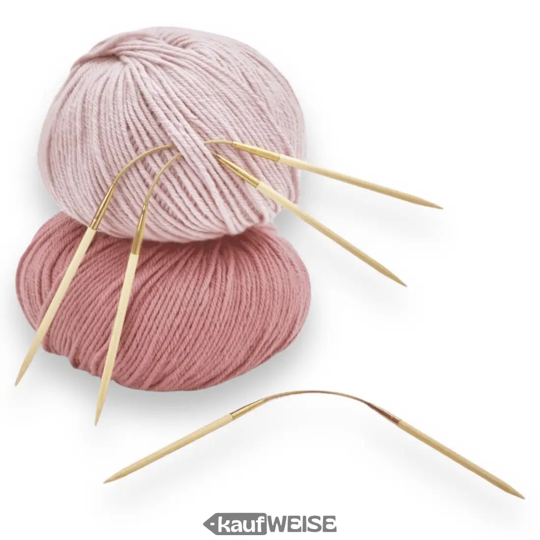 Zwei rosa Wollknäuel mit runden Stricknadeln von Addi 560-2 CraSyTrio Bamboo