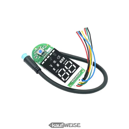 Schwarze und weiße digitale Uhr mit bunten Kabeln, Segway Ninebot Max G30P LCD-Display