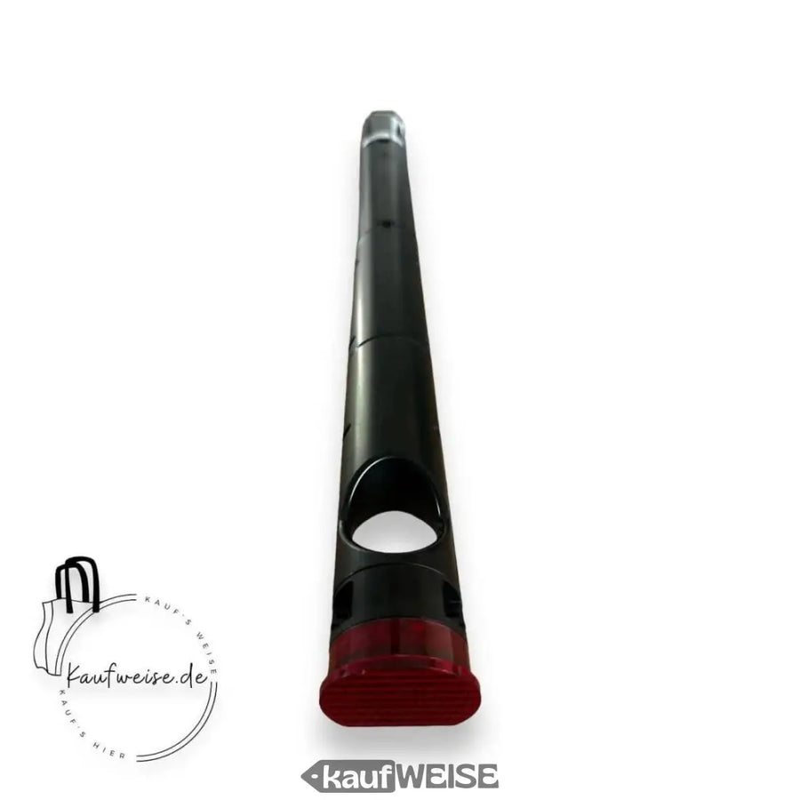 Black and red Wine-Aerator neben VanMoof S3 Smart Cartridge für E-Bike Ortung